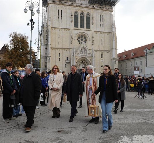 Betlehemsko svjetlo uneseno u Bogoslužni prostor bl. Alojzija Stepinca